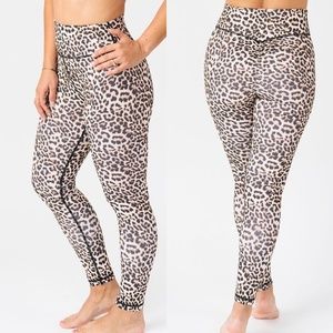 ZYIA Active Leopard Scrunch Leggings Size 12